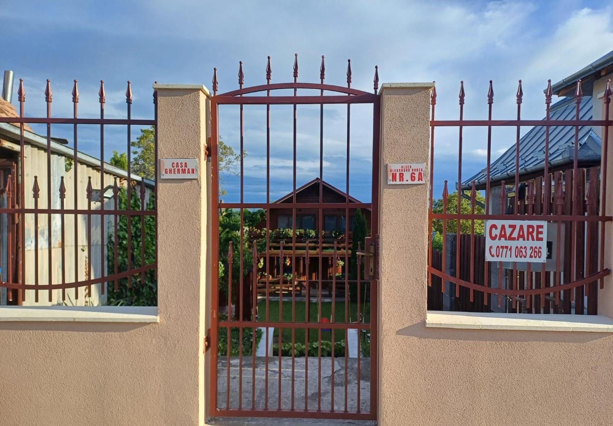 ホテル Casa Gherman トゥルダ エクステリア 写真