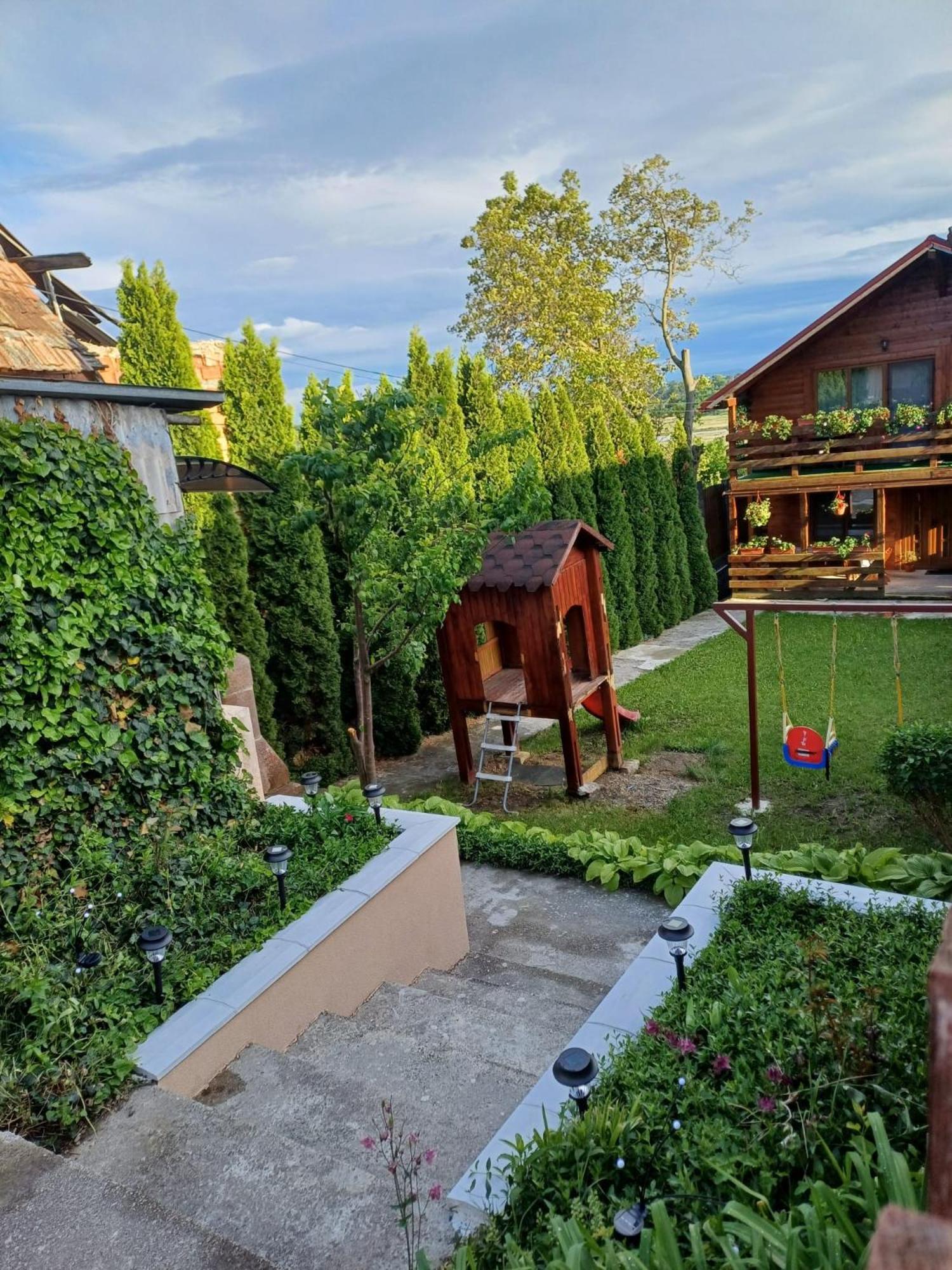 ホテル Casa Gherman トゥルダ エクステリア 写真