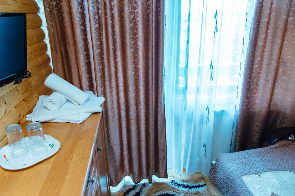 ホテル Casa Gherman トゥルダ エクステリア 写真