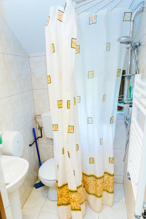 ホテル Casa Gherman トゥルダ エクステリア 写真