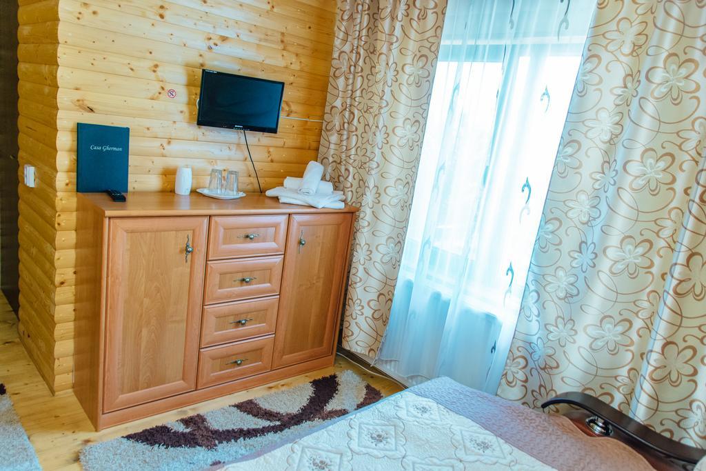 ホテル Casa Gherman トゥルダ エクステリア 写真